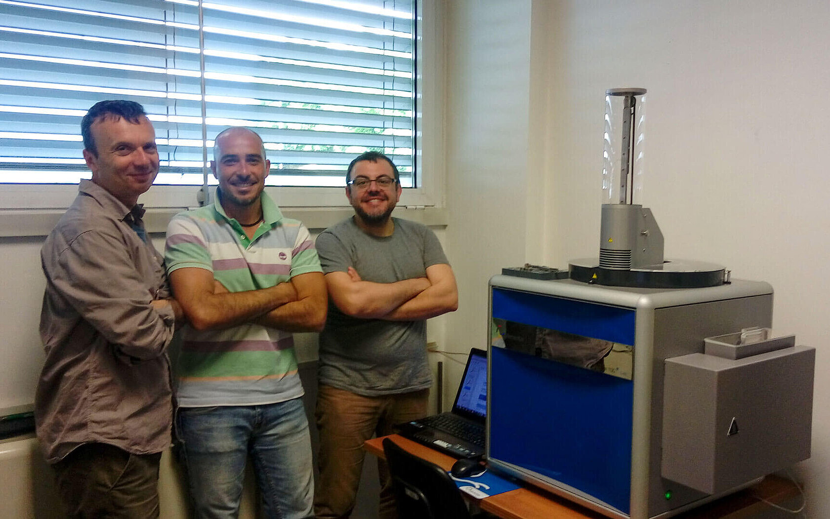 Le professeur Bianchini, le Dr Natali et le Dr Pasquale Carlino avec le soli TOC® cube 