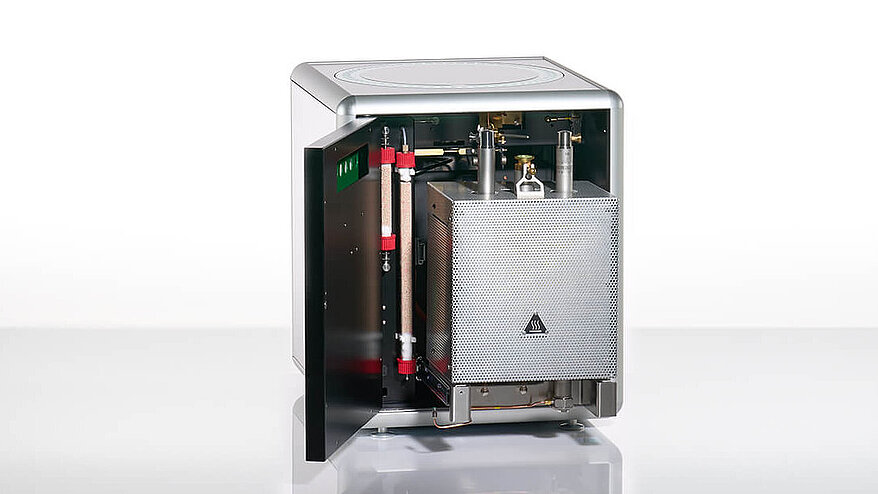 rapid N exceed® PLUS with open door and furnace slid out