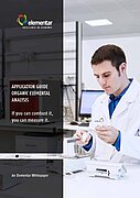 Couverture du guide d'utilisation de l'analyse élémentaire organique, représentant un homme dans un laboratoire en train de peser des échantillons