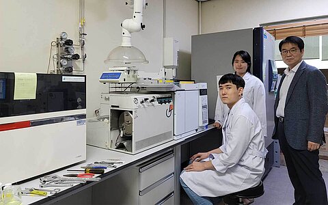 Prof Kyung-Hoon Shin and his team from Hanyang University