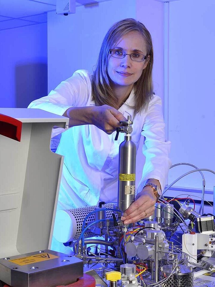 Prof Melanie Leng