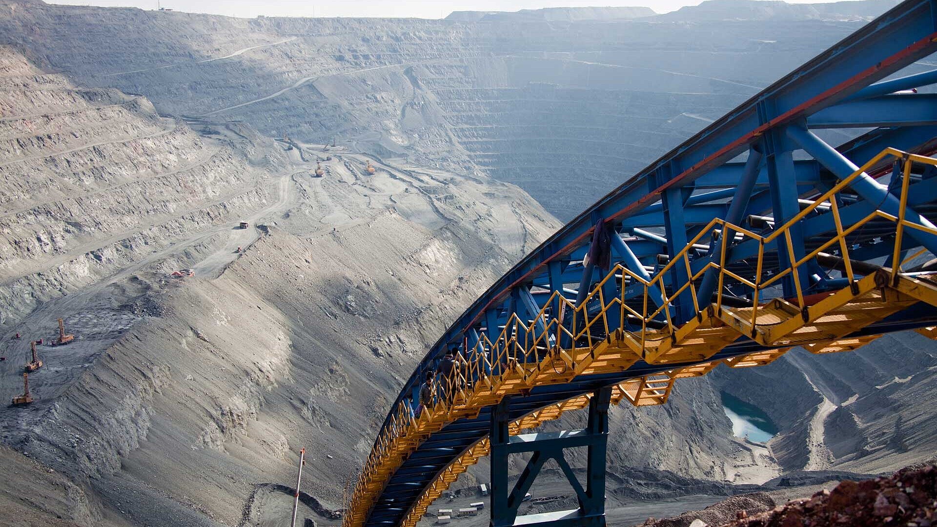 Elemental analysis of mined materials