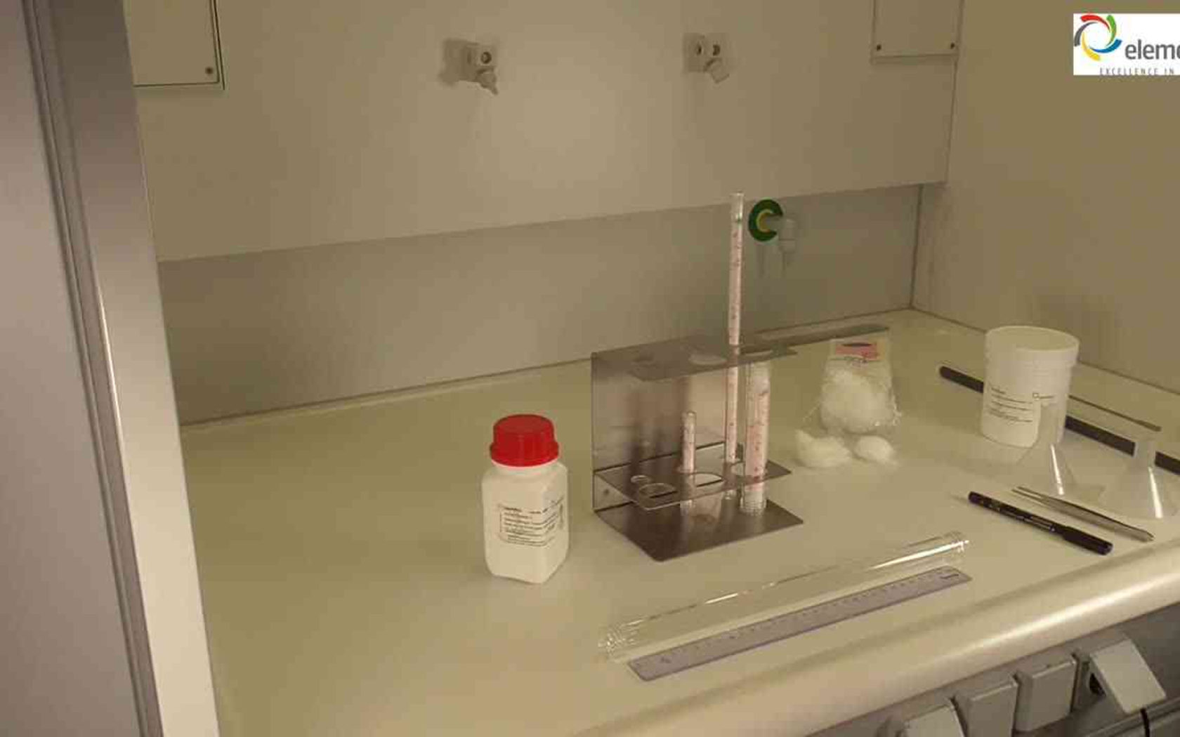 Befüllen des Trockenrohrs mit EAS WETSORBER® S